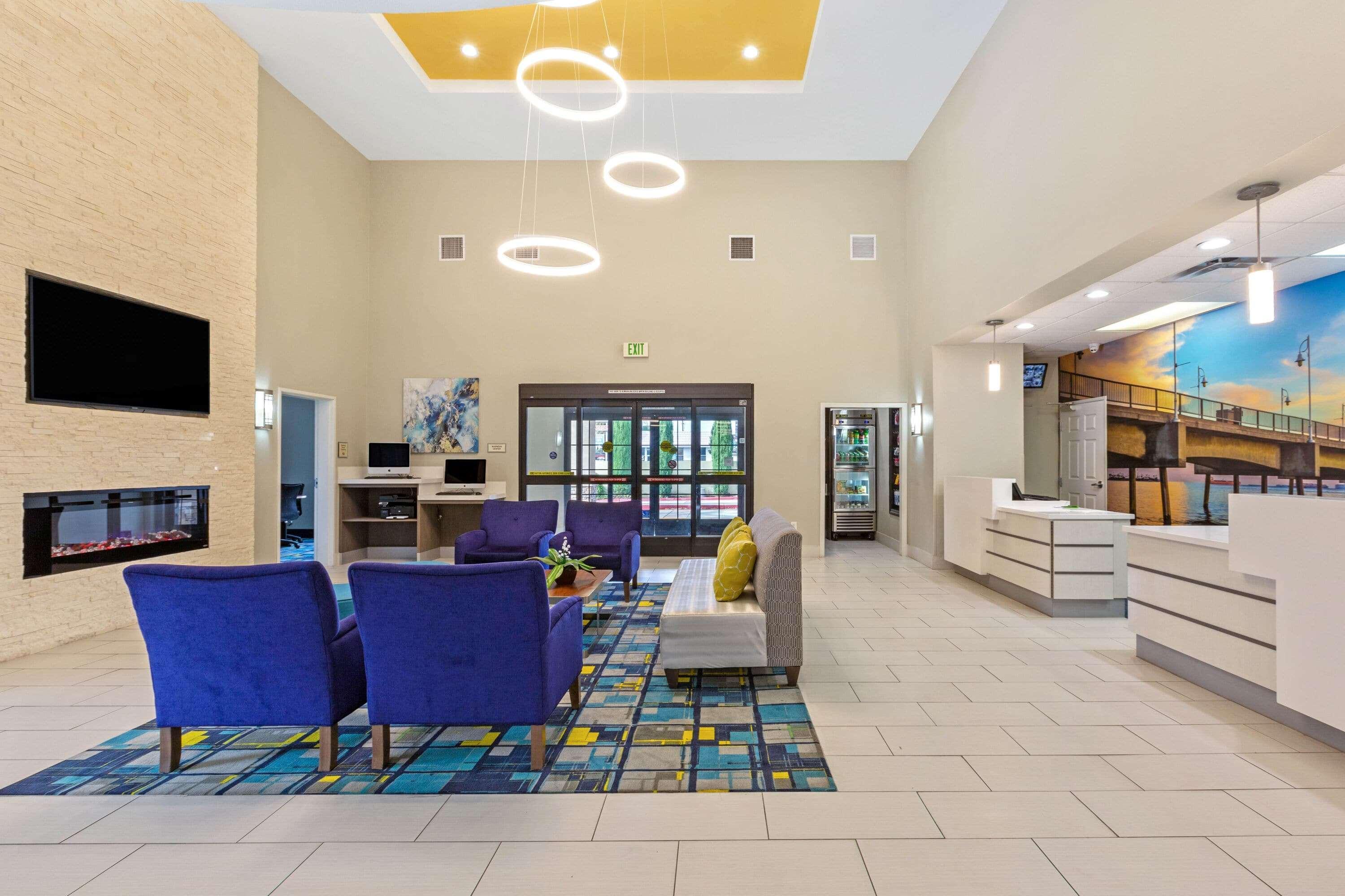 La Quinta By Wyndham Ne Long Beach/Cypress Hawaiian Gardens Exterior foto